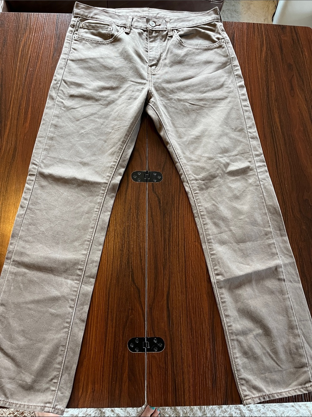 Levi’s 513 brown/khaki corduroy pants. 32x30 Rare! Slim straight